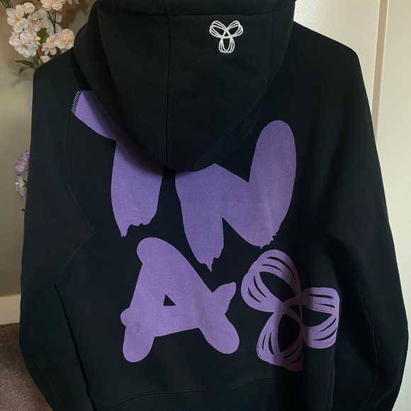 TNA Hoodie Lot - Picture 5 of 9